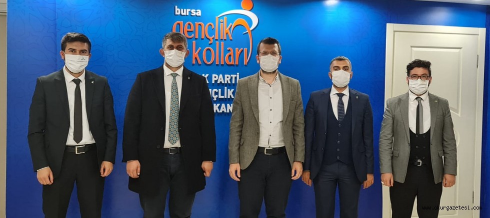 AK gençlikte nöbet değişimi