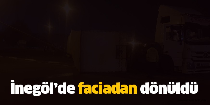 Mobilya yüklü tırın dorsesi yan yattı