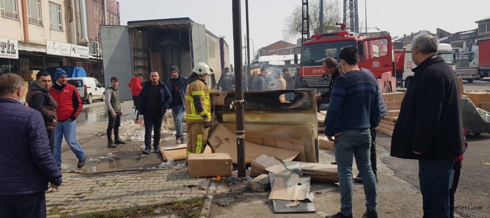 İnegöl’de mobilya yüklü tır alev aldı