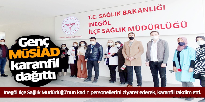 Genç MüSİAD karanfil dağıttı