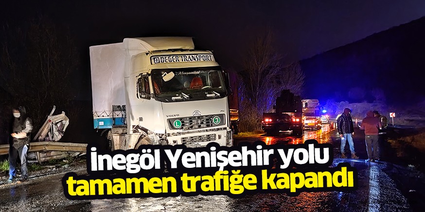 Yağmur nedeni ile kayganlaşan yoldan çıkan tır, 5 saat trafiği akışını engelledi
