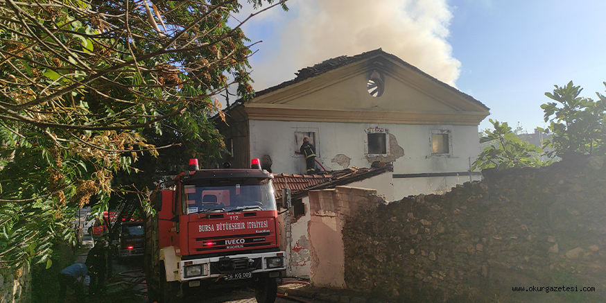 Bursa’da metruk binada çıkan yangın söndürüldü