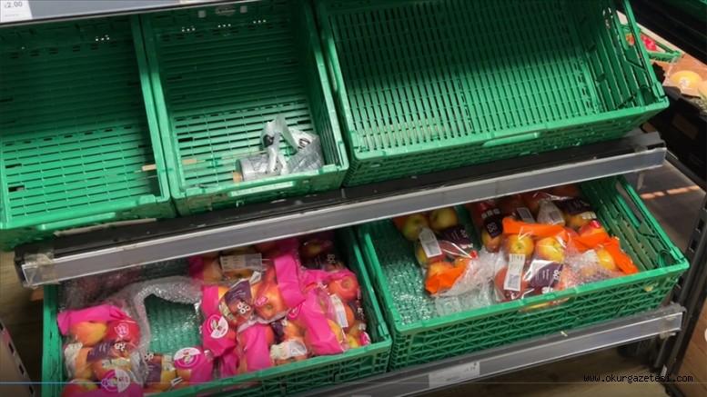 İngiltere’de tedarik sorunu bazı marketlerde rafların boş kalmasına neden oldu