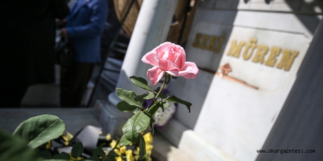 Zeki Müren vefatının 25. yılında kabri başında anıldı