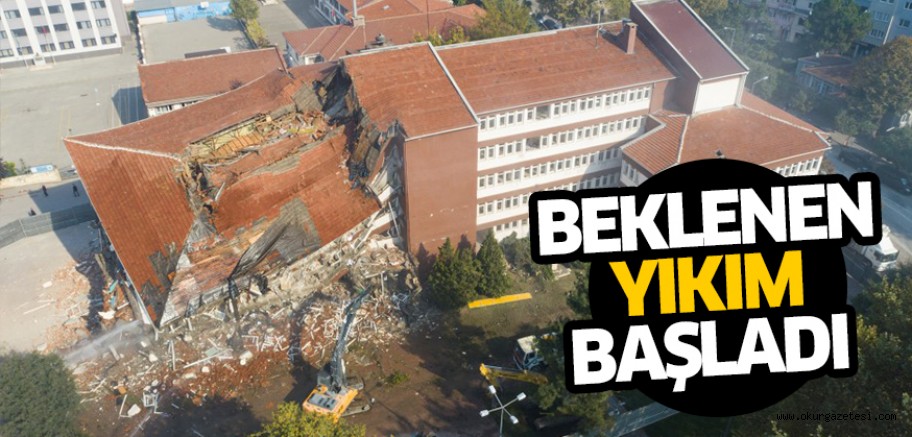 Hükümet konağının yıkımına başladı