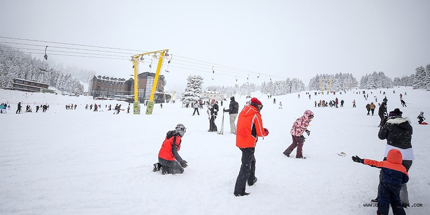 Uludağ yarıyıl tatilinin ilk günü doldu