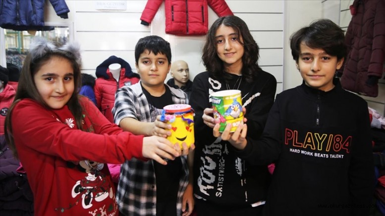 Bir kumbarayla başlayan iyilik hareketi İdlib’deki çocukları ısıtacak