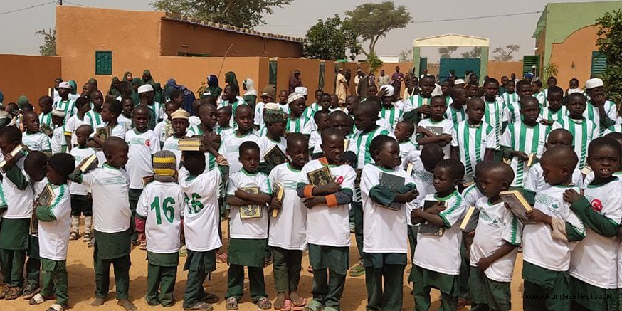 Bursa’dan Afrika’da hafızlık eğitimi alan gençlere yardım