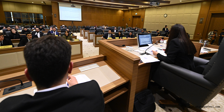 Gençler siyaset provasını mecliste yaptı