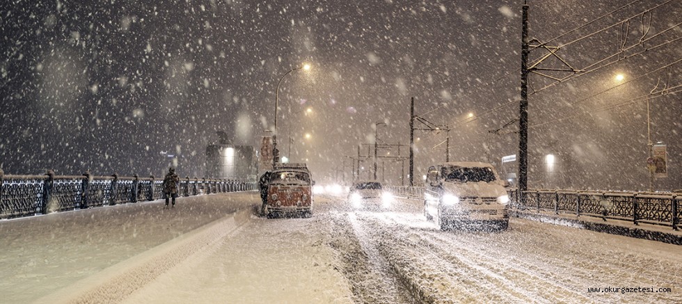 İstanbul’da yoğun kar yağışı etkili oluyor