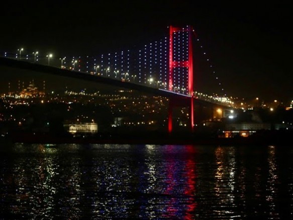 Rusya’dan yola çıkan ayçiçeği yağı yüklü gemi İstanbul Boğazı’ndan geçti