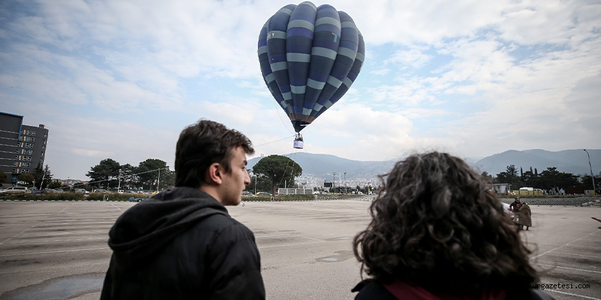 Sur Yapı Marka Alışveriş Merkezi’nden kadınlara sıcak hava balonlu kutlama