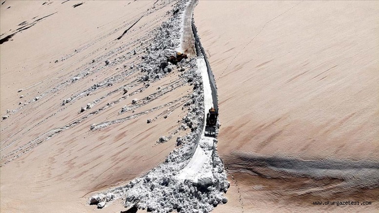 Bayburt’ta karla mücadele nisanın son günlerinde devam ediyor