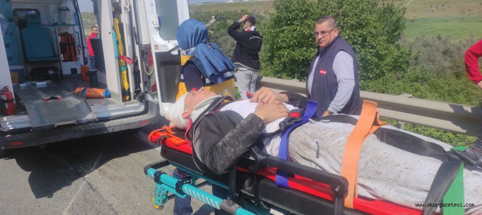 Bursa’da bariyerlere çarpan otomobildeki 4 kişi yaralandı