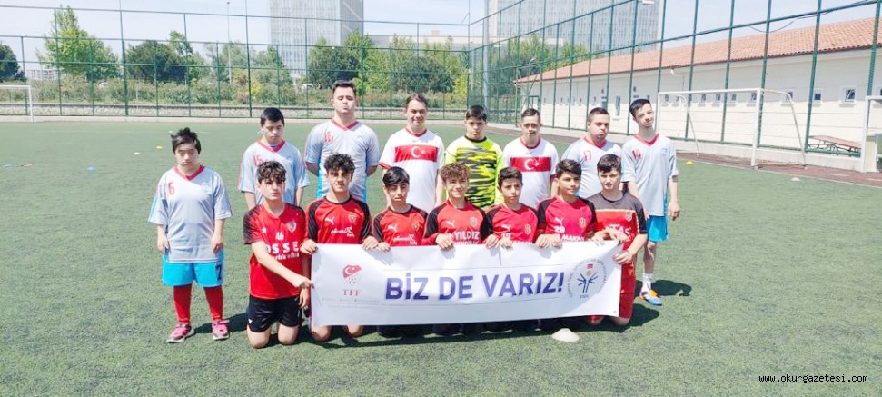 Bursa’da down sendromlu sporcular futbol maçına çıktı