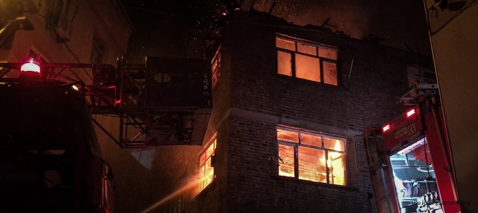 Bursa’da metruk binada çıkan yangın söndürüldü