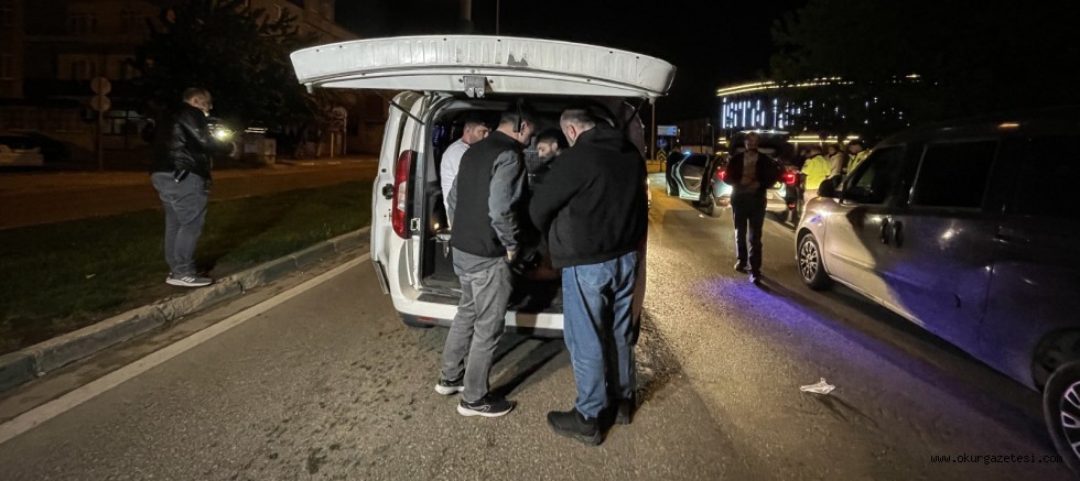 gasp ve oto hırsızlığından aranan şüpheliler kovalamaca sonucu yakalandı