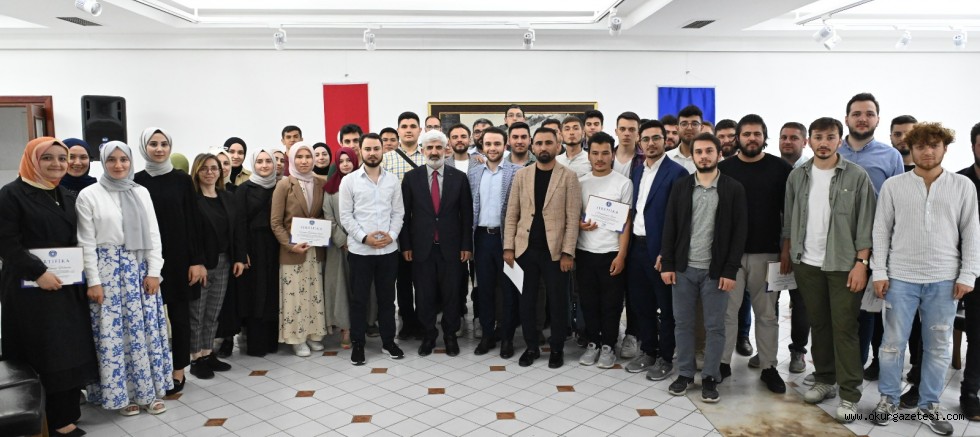 İletişim Akademisi’nde sertifika heyecanı