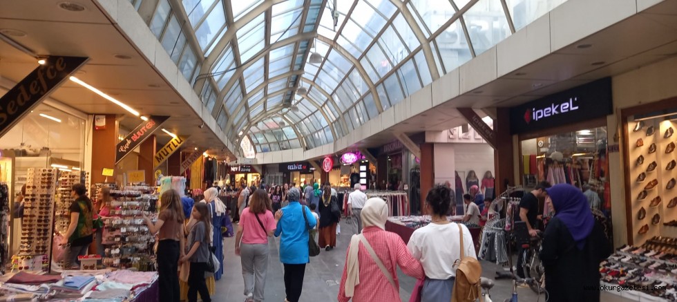 Bayram İnegöl’ün esnafına yaradı