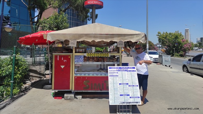 Kadıköy’de adres tarifinden bıkan simitçi tezgahına tabela koydu