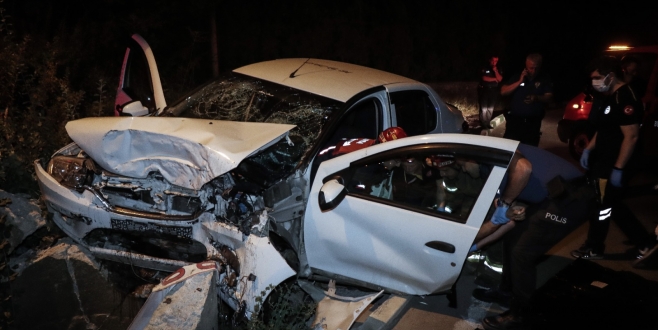 Kazada 1 kişi öldü 2 kişi ağır yaralandı