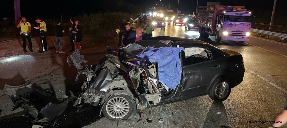 Tırla çarpışan otomobildeki baba ve oğlu öldü, 2 kişi yaralandı