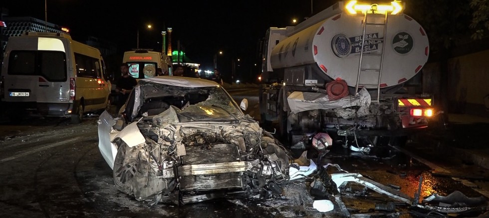 4 Aracın karıştığı zincirleme kazada 5 kişi yaralandı