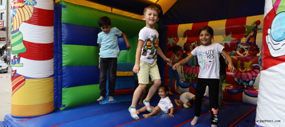 Bir tır dolusu oyun Orhaneli’nde