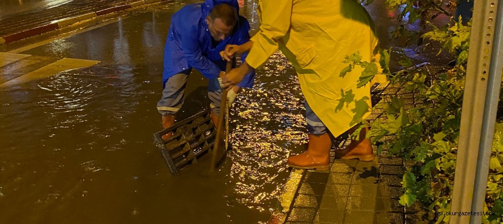 İNEGÖL BELEDİYESİNDEN YAĞMUR MESAİSİ