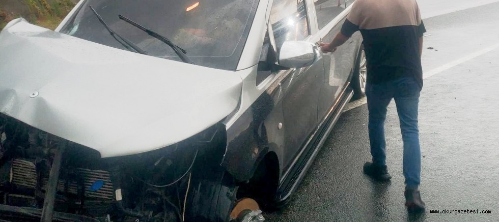 Kontrolden çıkan kamyonet kaza yaptı: 4 yaralı