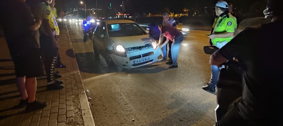 Kontrolden çıkan otomobildeki 1 kişi yaralandı