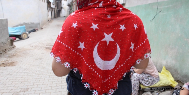 Müşküle iğne oyası işleyerek oğlunun hatırasını da yaşatıyor