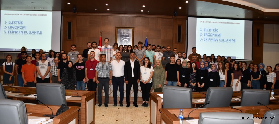 Stajyerler oryantasyon eğitiminde