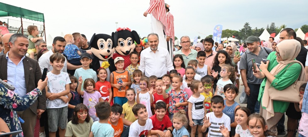 Zafer coşkusu göklere yansıdı