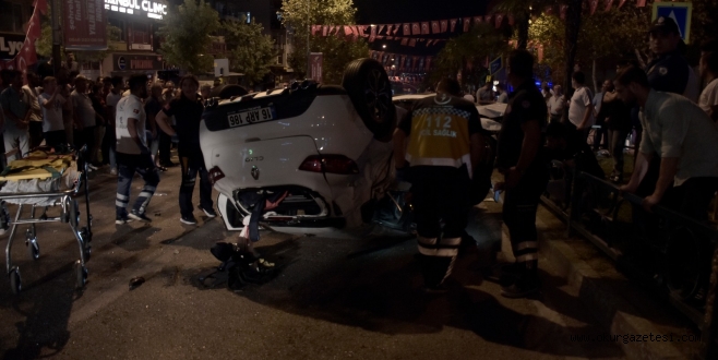 3 Otomobilin karıştığı kazada biri ağır 2 kişi yaralandı