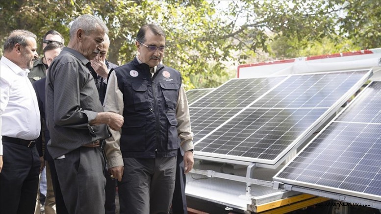 Bakan Dönmez, çiftçiye temiz kaynaktan elektrik sağlayacak MOBİTEM’i inceledi