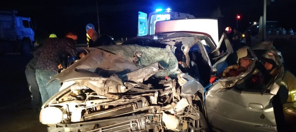 Bursa’da otomobille kamyonun çarpışması sonucu 2 kişi yaralandı