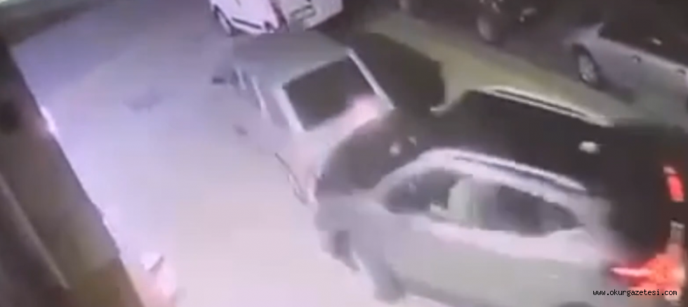 Ekseni etrafında dönerek 4 araca çarpan cip kamerada