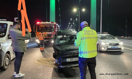 ‘Dur’ ihtarına uymayan araç, polislere çarptı