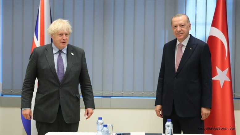 Johnson, Türkiye’nin vazgeçilmez küresel liderliğinden ötürü Erdoğan’ı tebrik etti