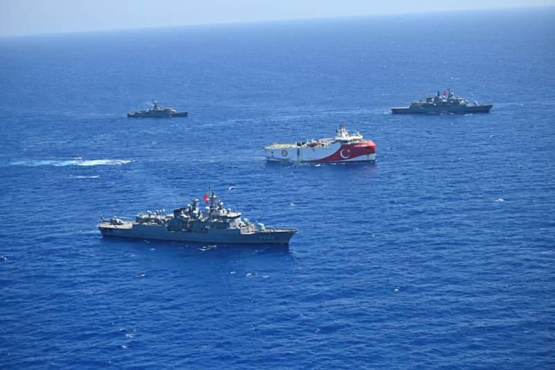 Türk Deniz Kuvvetlerine ait fırkateyn ve korvetlerin, Oruç Reis gemisine refakat ve koruma görevine devam ediyor