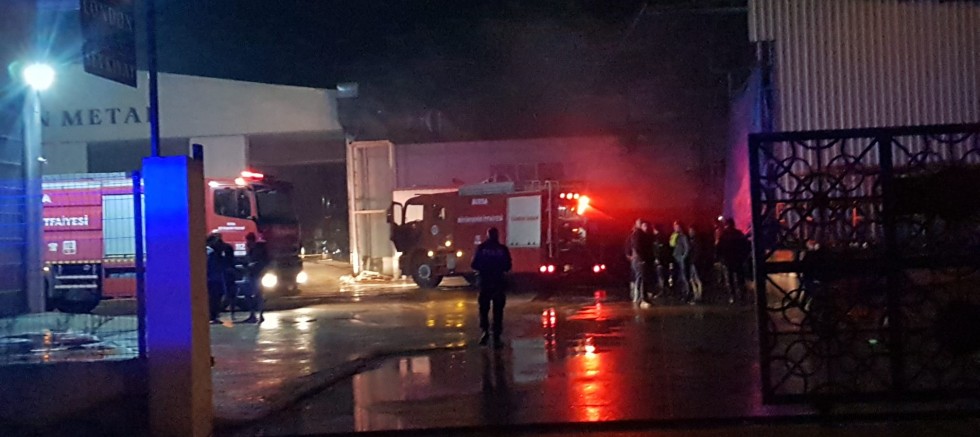 Metal fabrikasında yangın