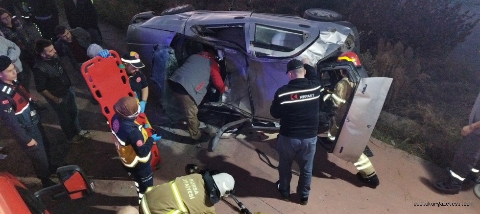 Takla atarak iki araca çarpan otomobilin sürücüsü yaralandı