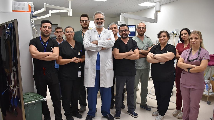 Akciğerinin yarısını kaybetme riski bulunan hastaya 6 saatlik ameliyatla nefes oldular