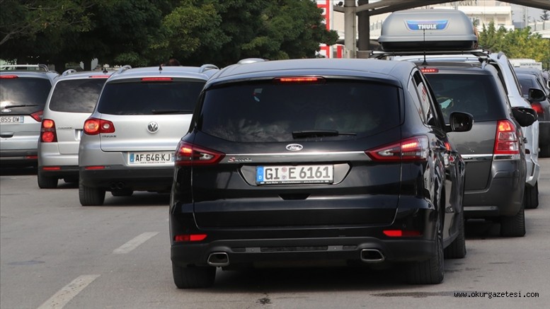 Yabancı plakalı taşıtlarla Türkiye’ye gelenlerin taşıtsız çıkışlarına yönelik düzenleme