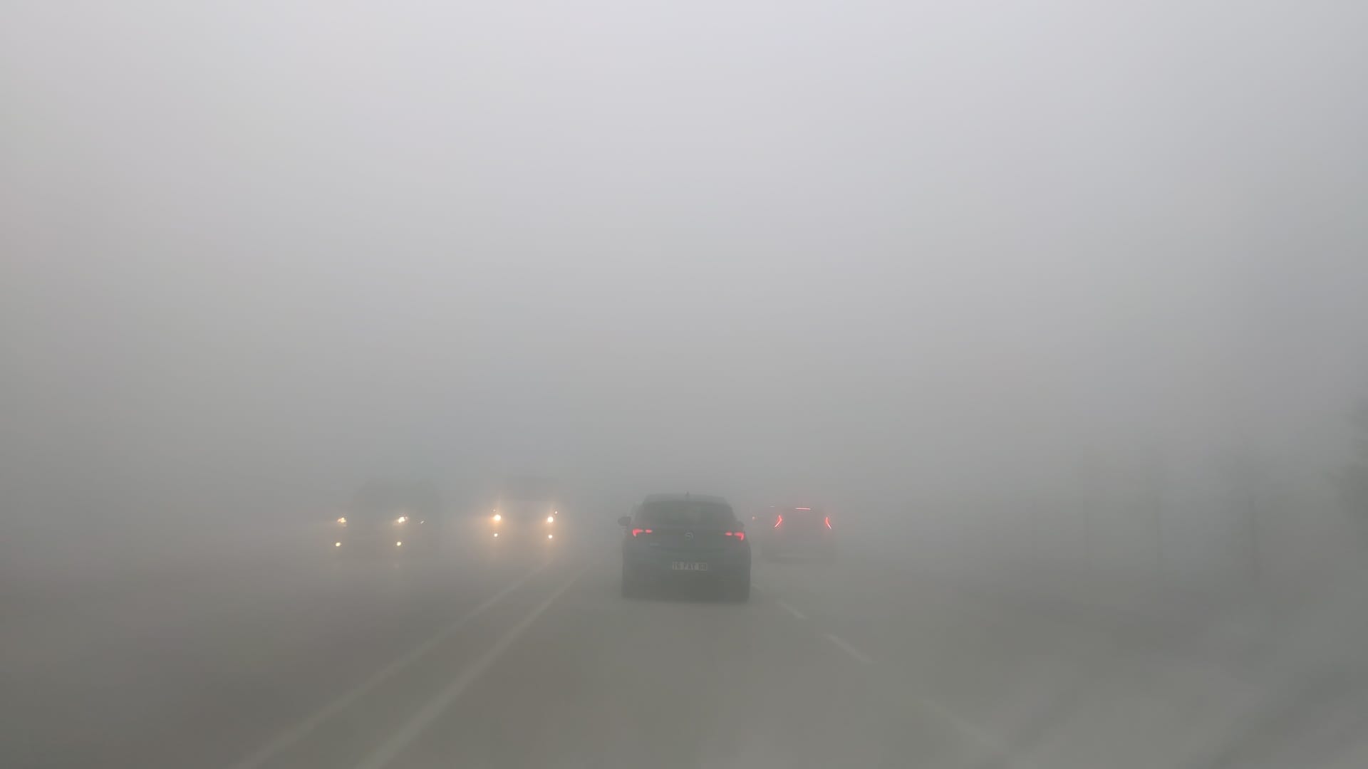 Alanyurt’ta sis trafiği durma noktasına getirdi