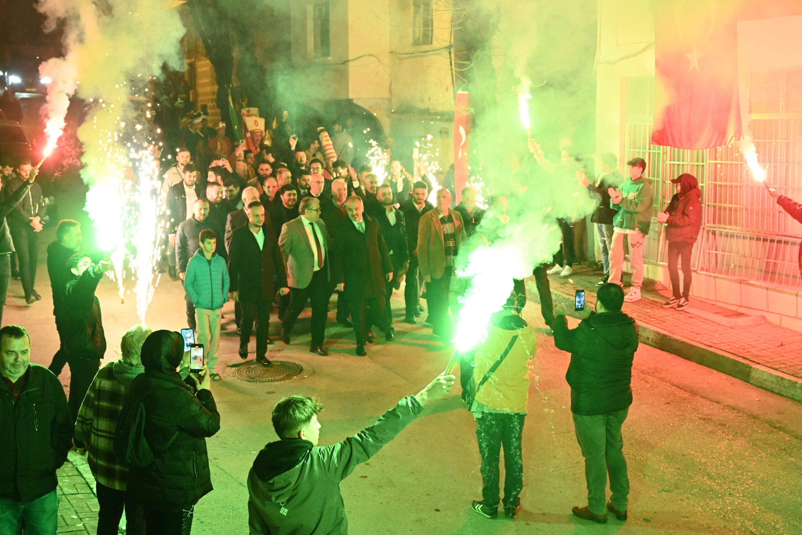 Başkan Aktaş’a o mahallede krallar gibi karşılandı