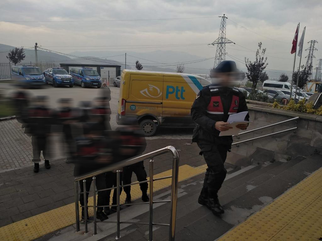 Kablo hırsızlığı yaptıkları iddia edilen 2 şüpheli tutuklandı