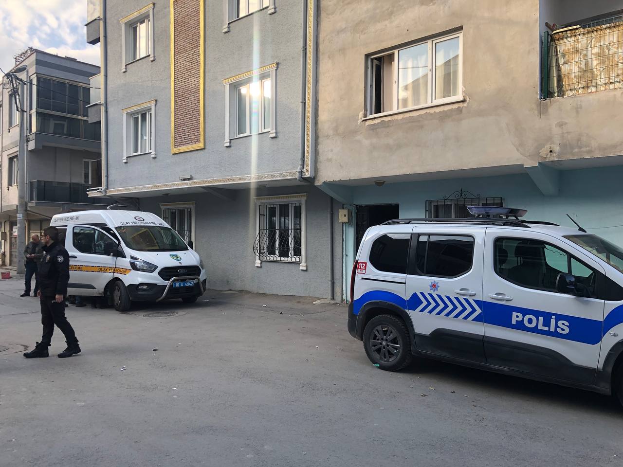 Bir kişi tartıştığı komşusunu silahla yaraladı