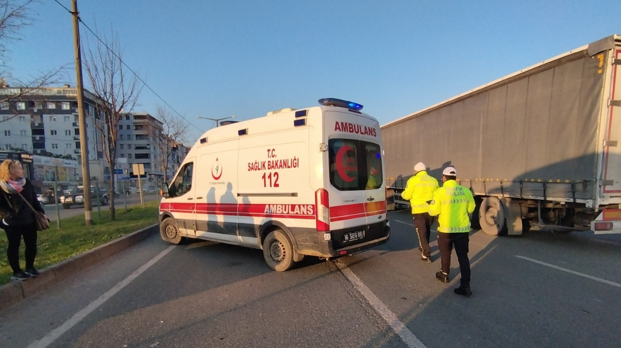 Otobüsün çarptığı yaşlı adam yaralandı